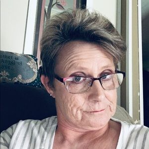 Meet your Posher, Debby